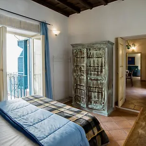  Apartment Trevi Fountain